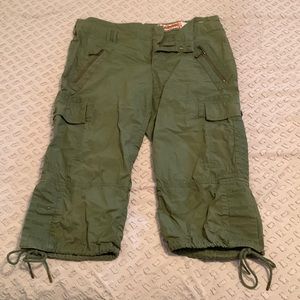 Lamb green capris